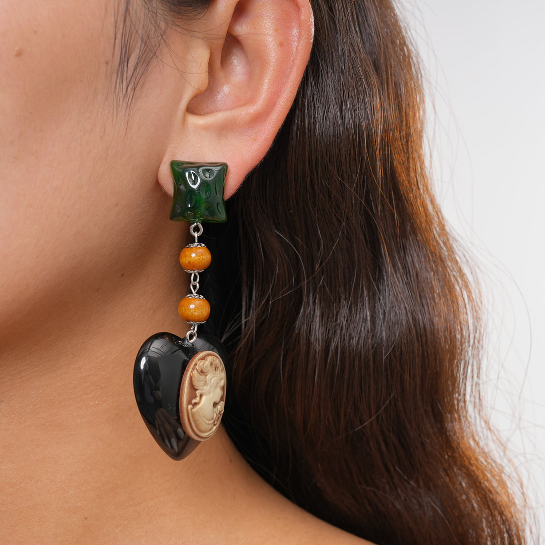 Womens Vintage Marbled Portrait Heart Resin Stud Earrings N6K165