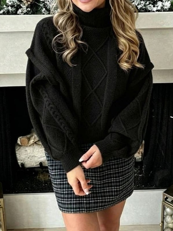 Oversized Cable Knit Turtleneck Arctic Fleece Pullover N6G182