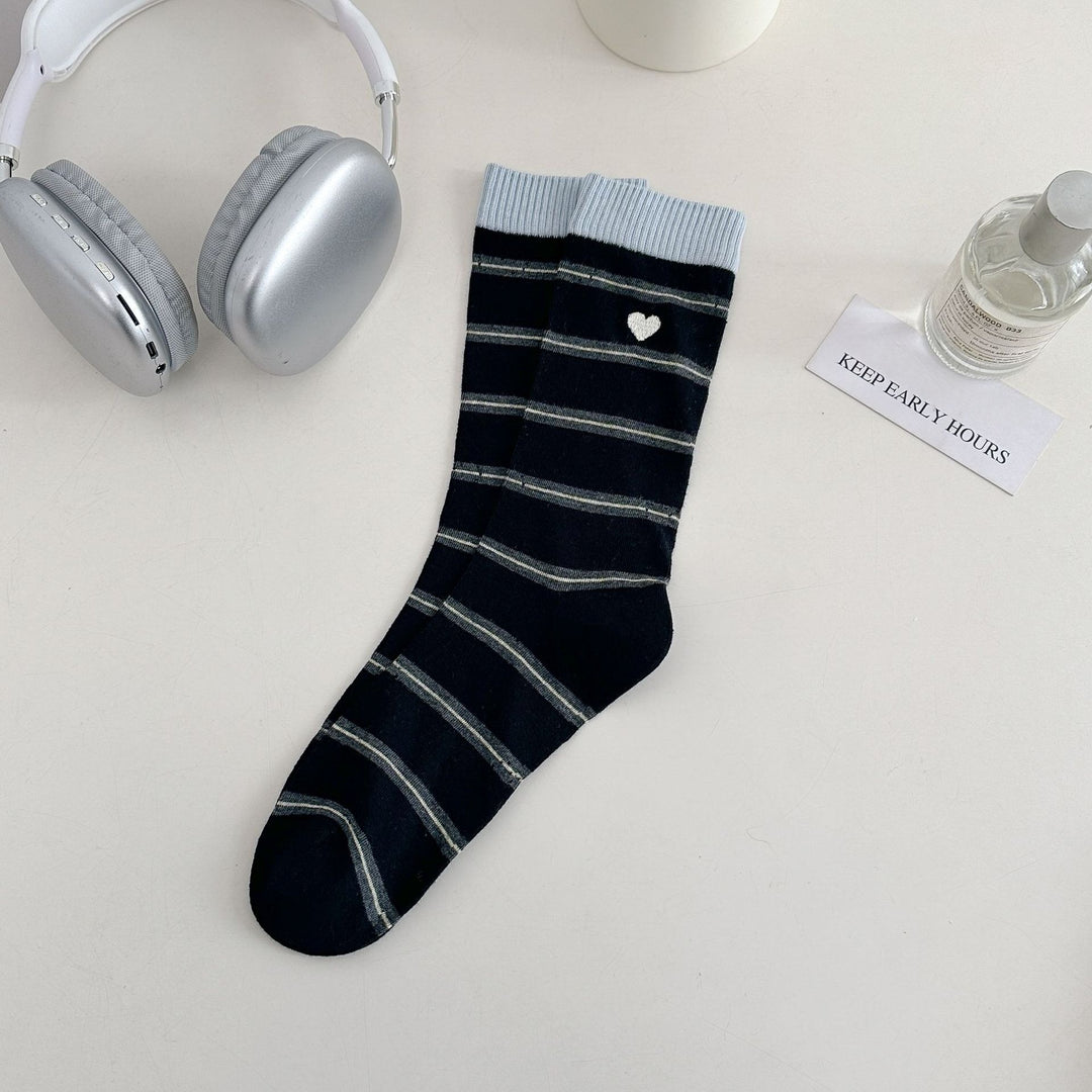 Striped Heart Embroidery Stack Socks Women Retro N6H012