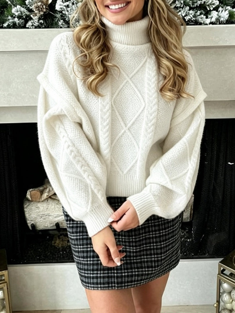 Oversized Cable Knit Turtleneck Arctic Fleece Pullover N6G182