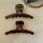 Load image into Gallery viewer, Caramel Tea Mint Dark Brown Arc Acetate Shark Clip S5P901
