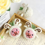 Load image into Gallery viewer, Handmade Wool Felt Animal Brooch Cute Cat Bear Pin N6G029
