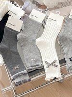 Load image into Gallery viewer, Bow Letter Label Slouch Socks Women N6C167