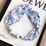 Load image into Gallery viewer, Womens Pearl Magnetic Clasp Slim Scarf N6K257