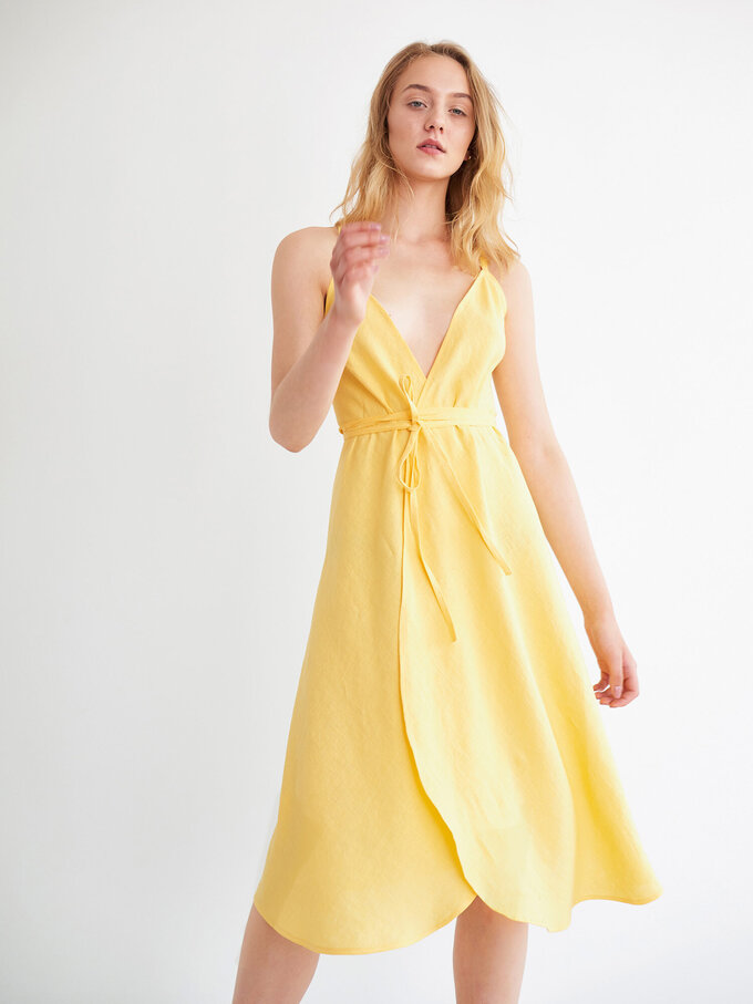 Bild 2 von AUDREY Leinen Wickelkleid in von Love and Confuse