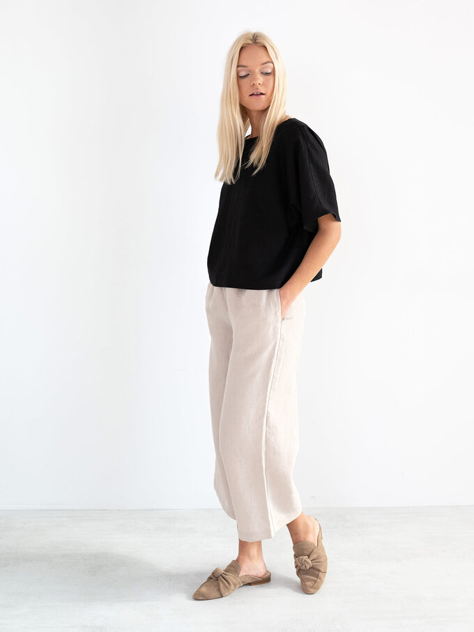 Image 3 of BEE Linen Top in Black from Love and Confuse