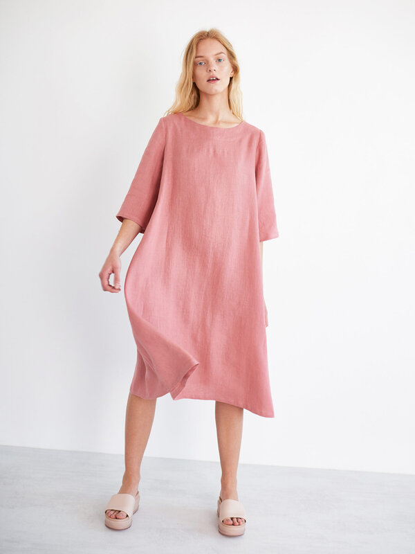 Bild 1 von CHARLOTTE Trapez Leinenkleid in Salmon pink, you can also choose other colors above von Love and Confuse