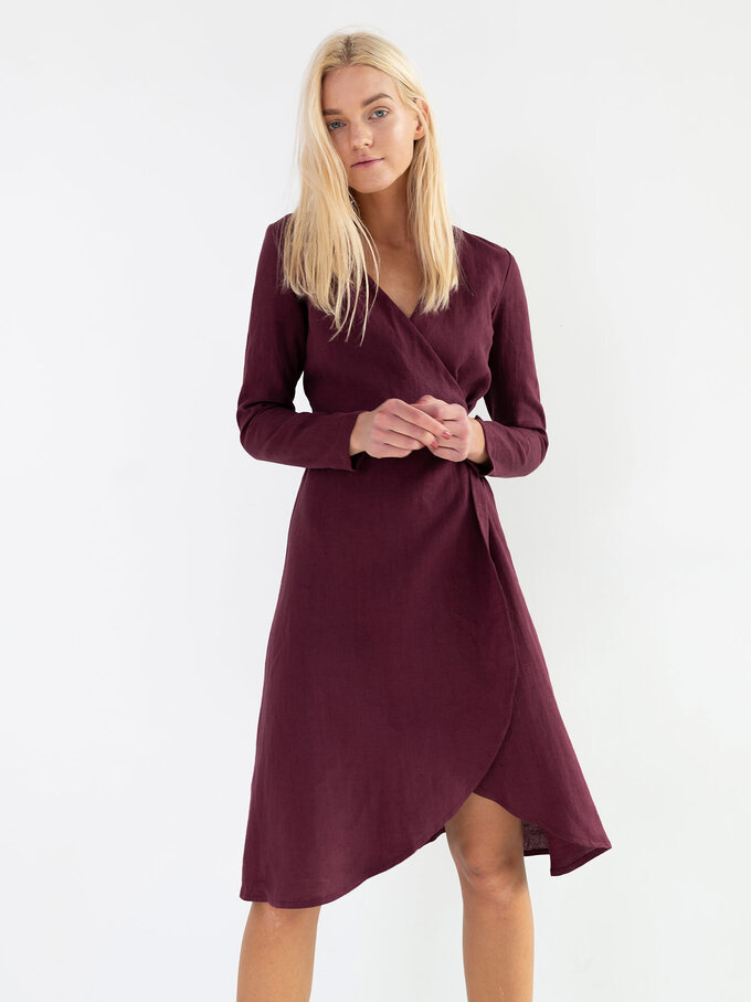 Bild 1 von CLAUDIA Leinenwickelkleid mit langen Ärmeln in Eggplant, you can also choose other colors above von ALBERALKIRK