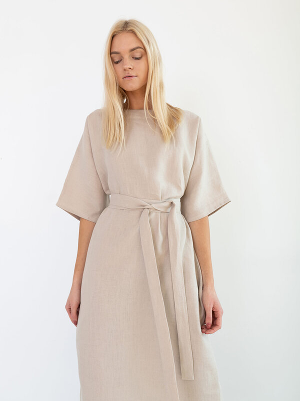 Bild 1 von CLEMENTINE Leinenmidikleid in Beige, you can also choose other colors above von Love and Confuse