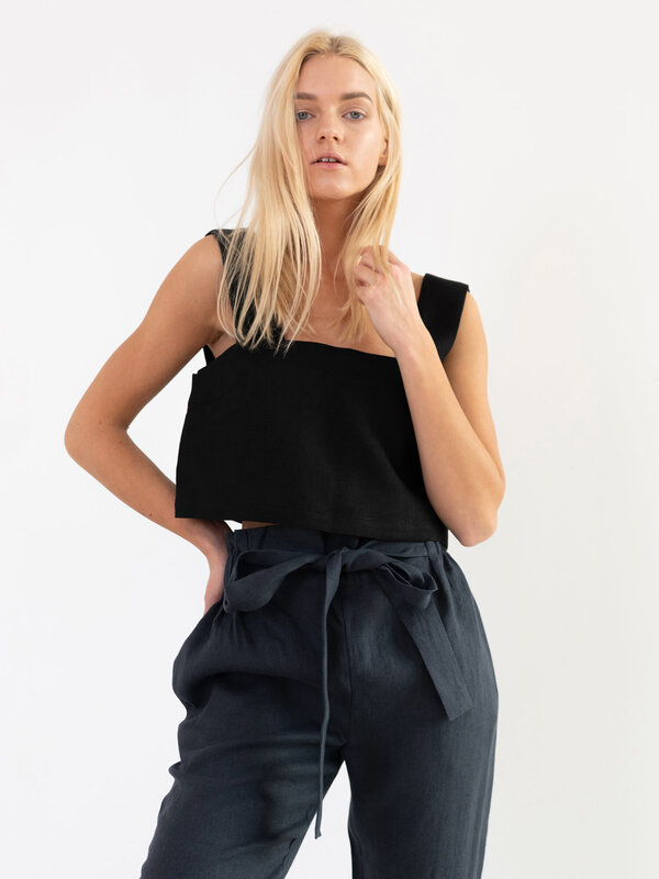 Bild 1 von DAHLIA - Kurzes Leinentop mit weiten Trägern in von Love and Confuse