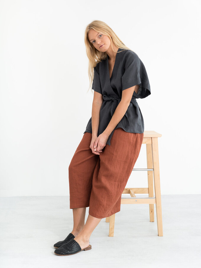 Bild 3 von ELI Leinenkimono-Top in Dark grey, you can also choose other colors above von ALBERALKIRK