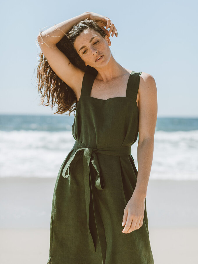 Bild 3 von ELLIDY Leinenkleid mit breiten Trägern in Forest green, you can also choose other colors above von ALBERALKIRK