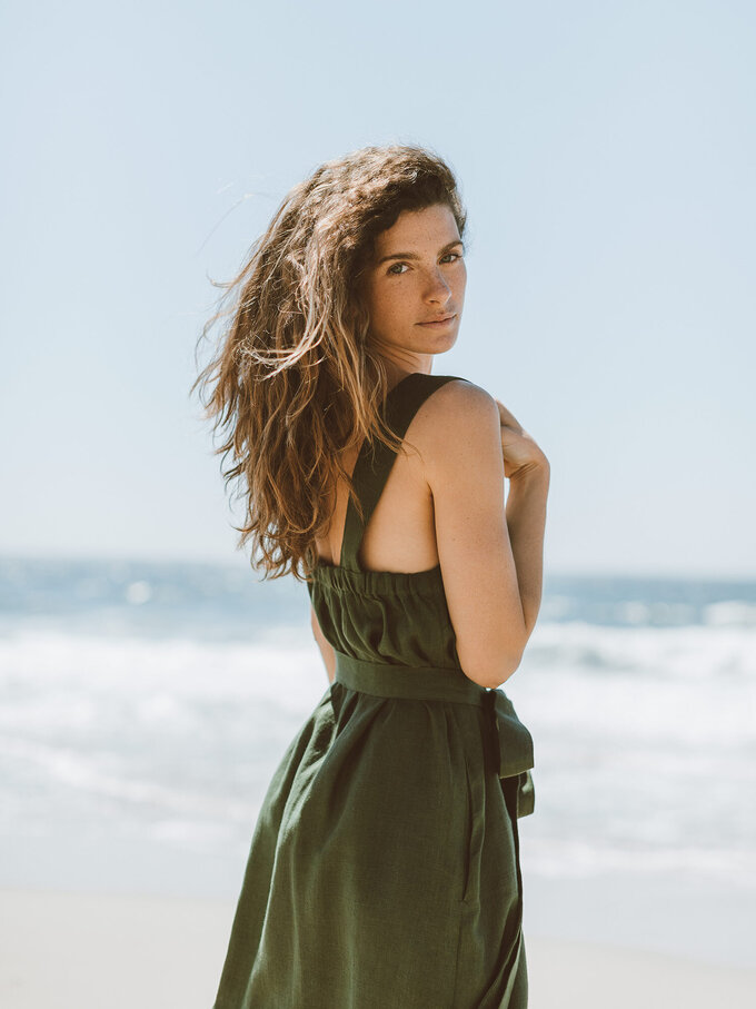 Bild 5 von ELLIDY Leinenkleid mit breiten Trägern in Forest green, you can also choose other colors above von ALBERALKIRK