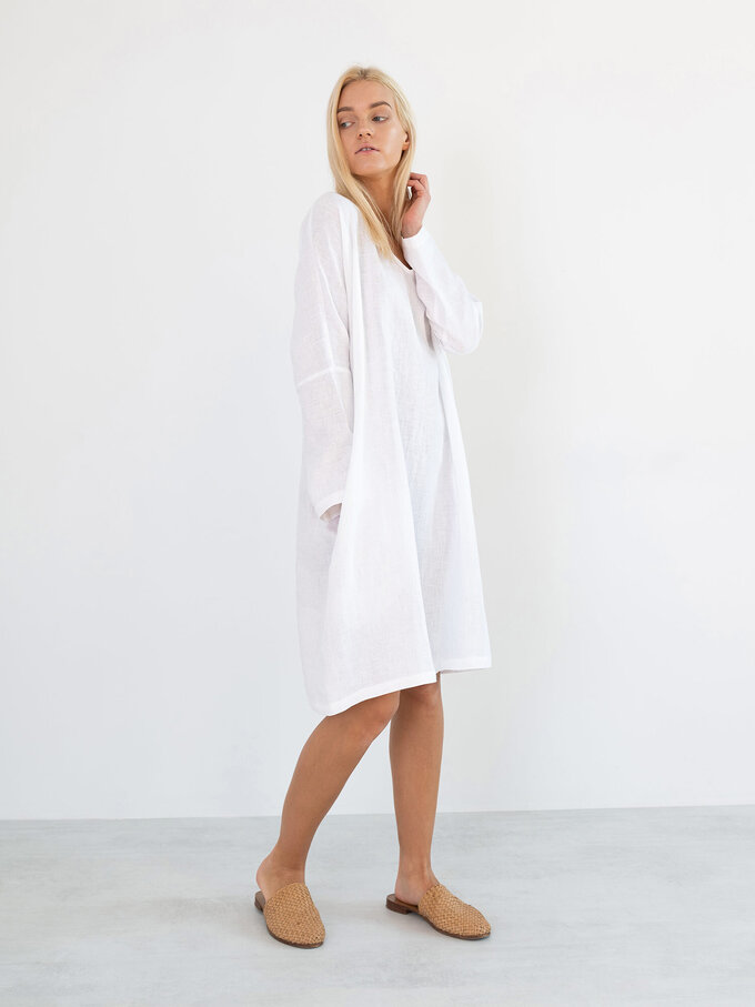 Bild 5 von FRIDA Langarm Leinenkleid in White, you can also choose other colors above von ALBERALKIRK