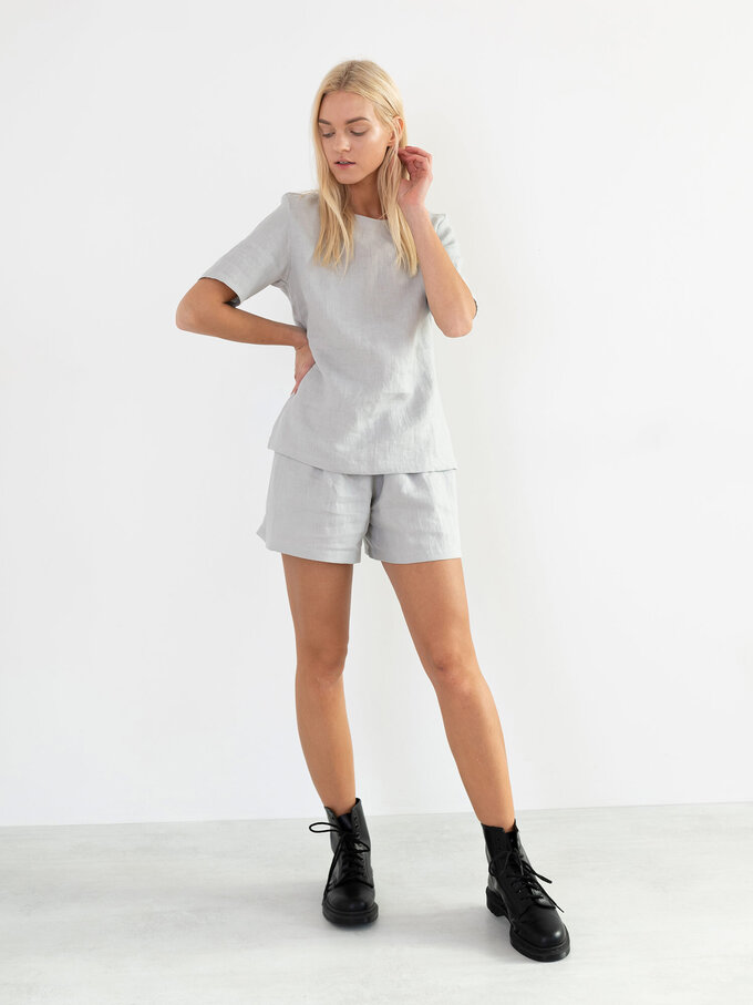Bild 2 von ISLA - Hochgeschnittene Leinen Shorts in Cloudy grey, you can also choose other colors above von ALBERALKIRK