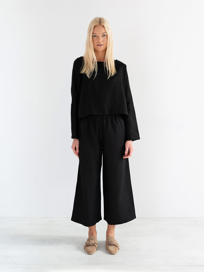 Bild 3 von IVY - Locker Geschnittenes, Kurzes Leinentop in Black, you can also choose other colors above von ALBERALKIRK