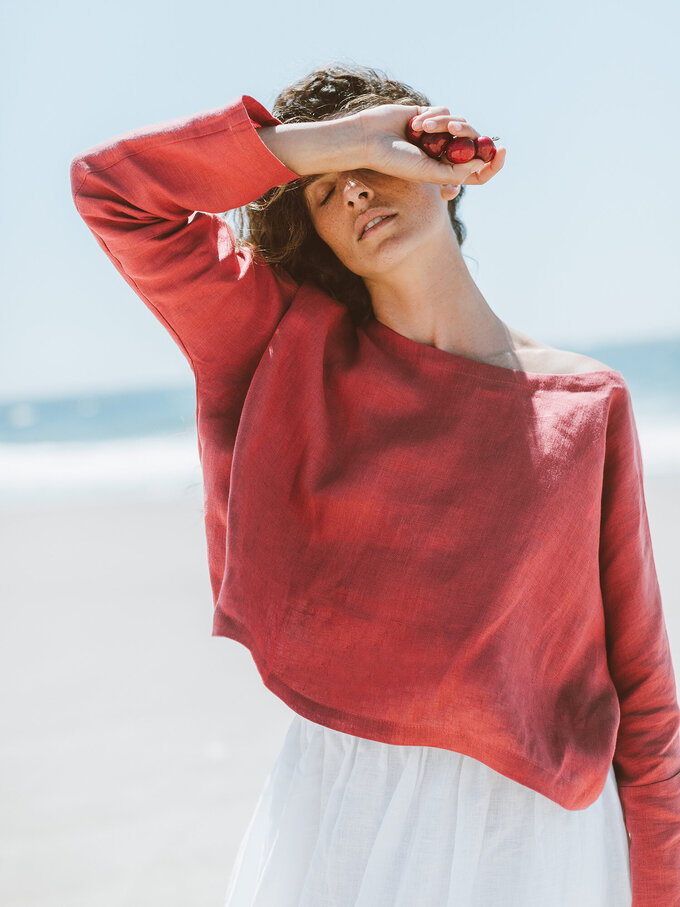 Image 5 of IVY Linen Top in Raspberry from ALBERALKIRK