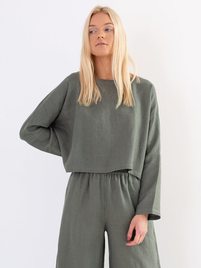 Bild 2 von IVY - Locker Geschnittenes, Kurzes Leinentop in Sage green, you can also choose other colors above von ALBERALKIRK