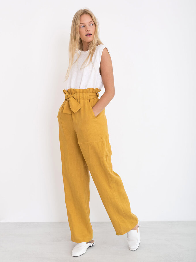 Bild 4 von JULIET - Weit geschnittene Leinenhose in Mustard, you can also choose other colors above von ALBERALKIRK