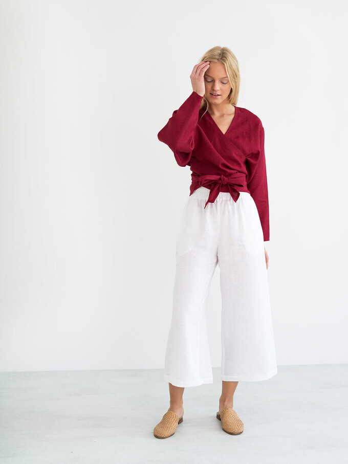 Bild 2 von JUNE Leinen Wickeltop in Cherry red, you can also choose other colors above von ALBERALKIRK