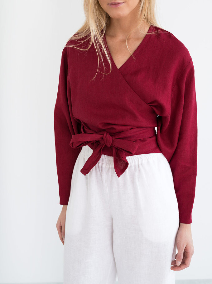 Bild 4 von JUNE Leinen Wickeltop in Cherry red, you can also choose other colors above von ALBERALKIRK
