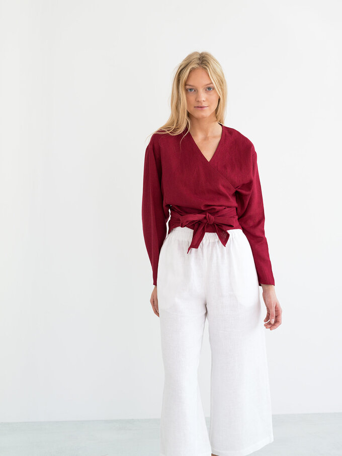 Bild 5 von JUNE Leinen Wickeltop in Cherry red, you can also choose other colors above von ALBERALKIRK