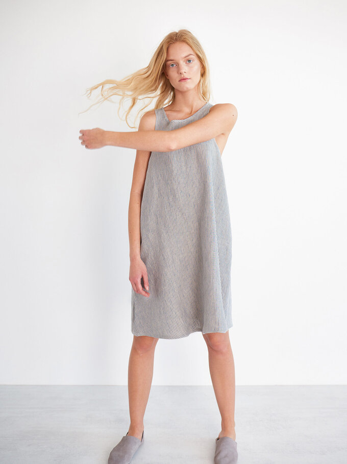 Bild 3 von LILY - ärmelloses Leinenkleid in von ALBERALKIRK