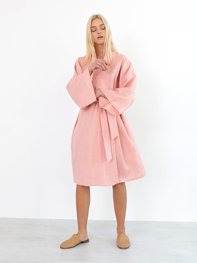 Bild 2 von LUNA Leinen Wickelkleid in Pink spanish, you can also choose other colors above von ALBERALKIRK