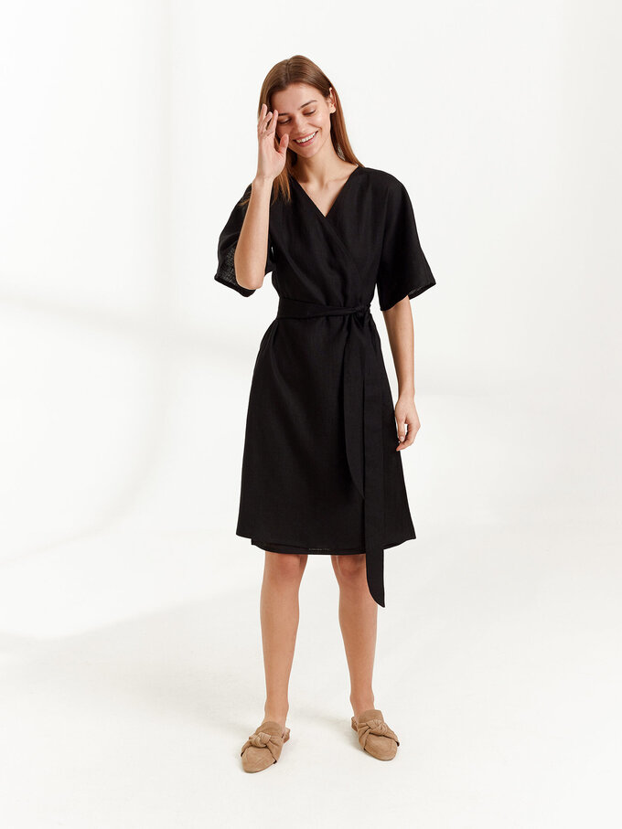 Bild 3 von MARY Leinen Wickelkleid in Black, you can also choose other colors above von ALBERALKIRK