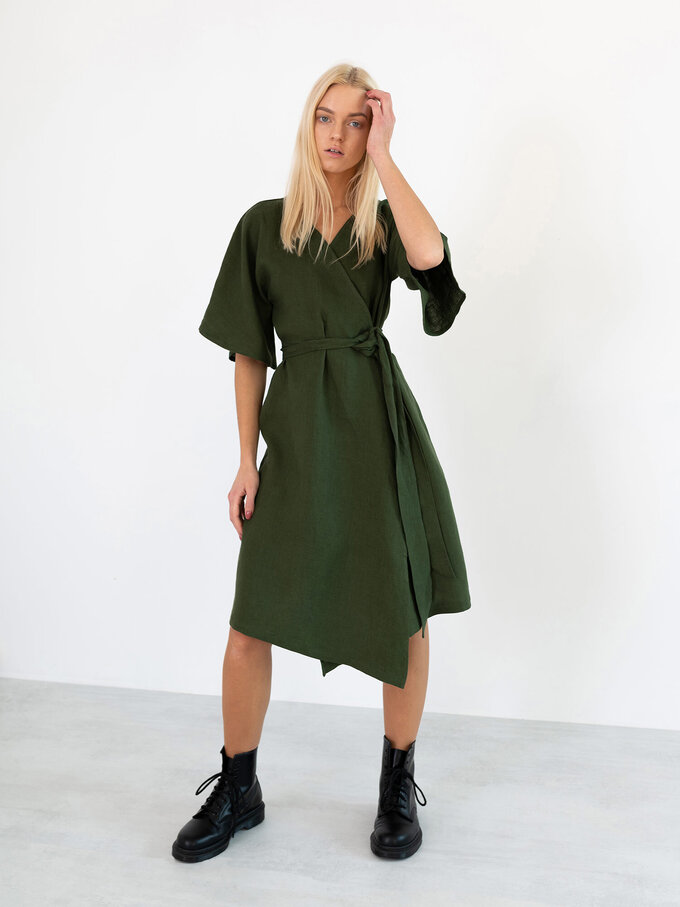Bild 2 von MARY Leinen Wickelkleid in Forest green, you can also choose other colors above von ALBERALKIRK