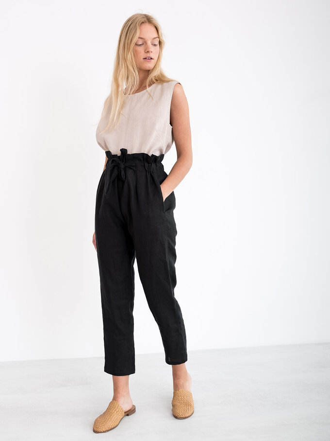 Bild 4 von NOAH - Hochgeschnittene Leinenhose mit Paperbag-Bund in Black, you can also choose other colors above von ALBERALKIRK