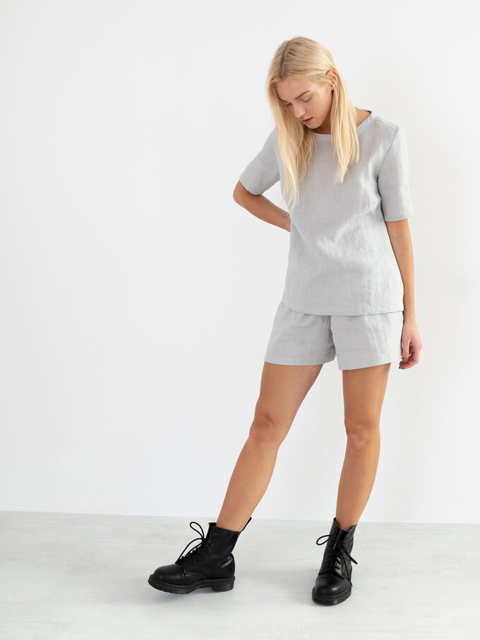 Bild 3 von ISLA - Hochgeschnittene Leinen Shorts in Cloudy grey, you can also choose other colors above von ALBERALKIRK