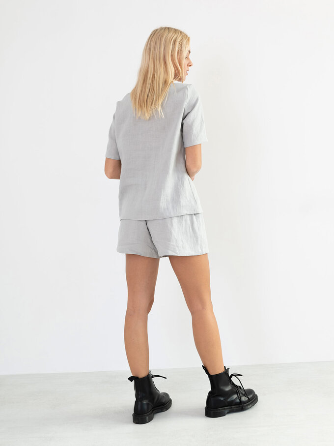 Bild 5 von ISLA - Hochgeschnittene Leinen Shorts in Cloudy grey, you can also choose other colors above von ALBERALKIRK