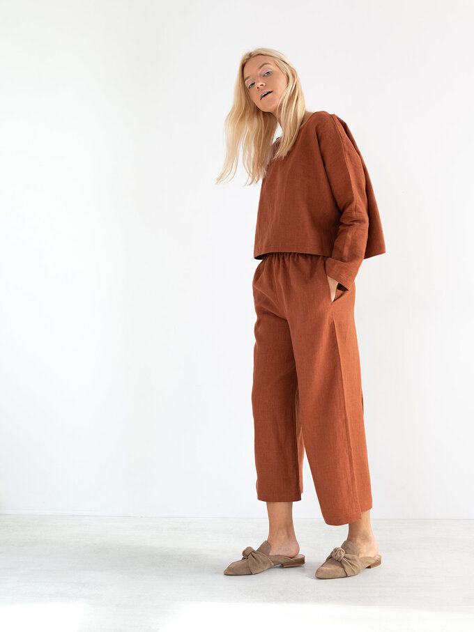 Bild 3 von RILEY - Hochgeschnittene Leinenhose mit weitem Bein in Rust, you can also choose other colors above von ALBERALKIRK