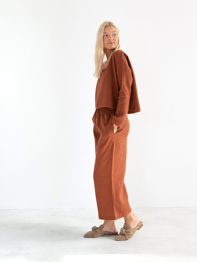 Bild 4 von RILEY - Hochgeschnittene Leinenhose mit weitem Bein in Rust, you can also choose other colors above von ALBERALKIRK