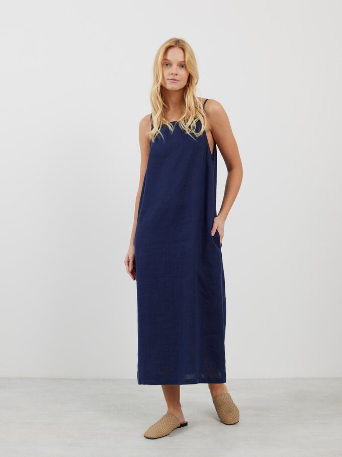 Bild 2 von ADALINE Leinen Trägerkleid mit eckigem Ausschnitt in Marineblau von Love and Confuse