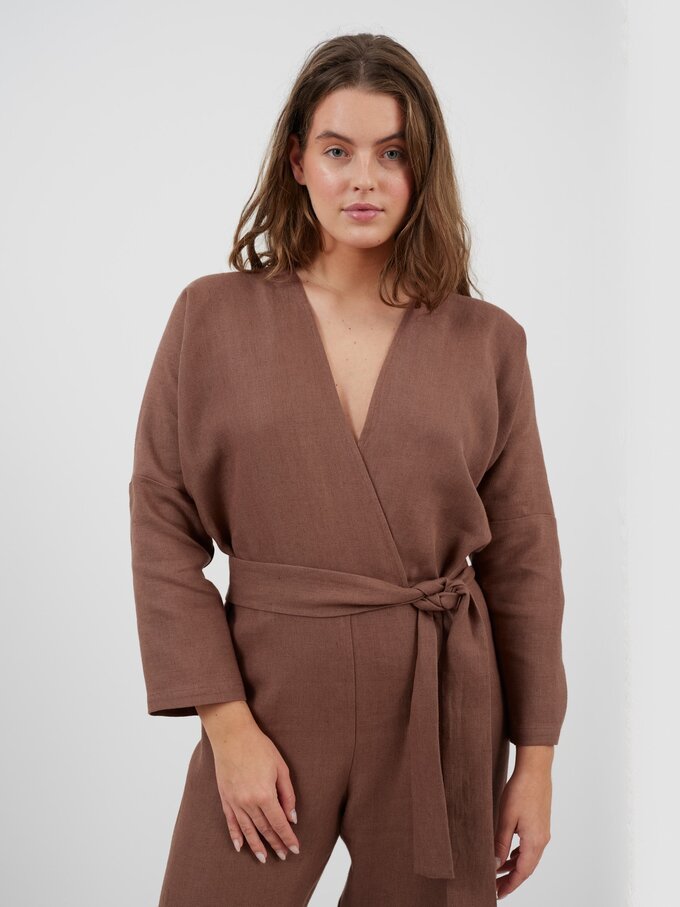 Bild 3 von ATLAS Leinen Jumpsuit mit langen Ärmeln in von Love and Confuse