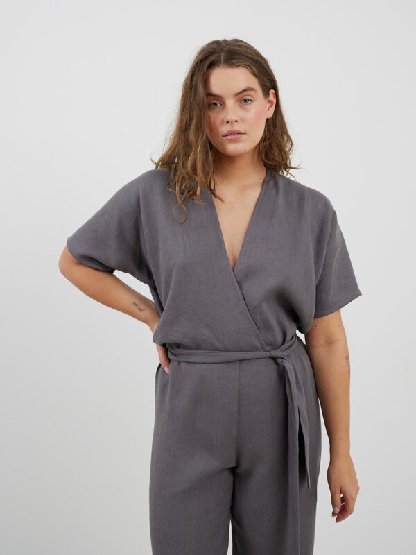 Bild 1 von AURORA Leinen Jumpsuit in von ALBERALKIRK
