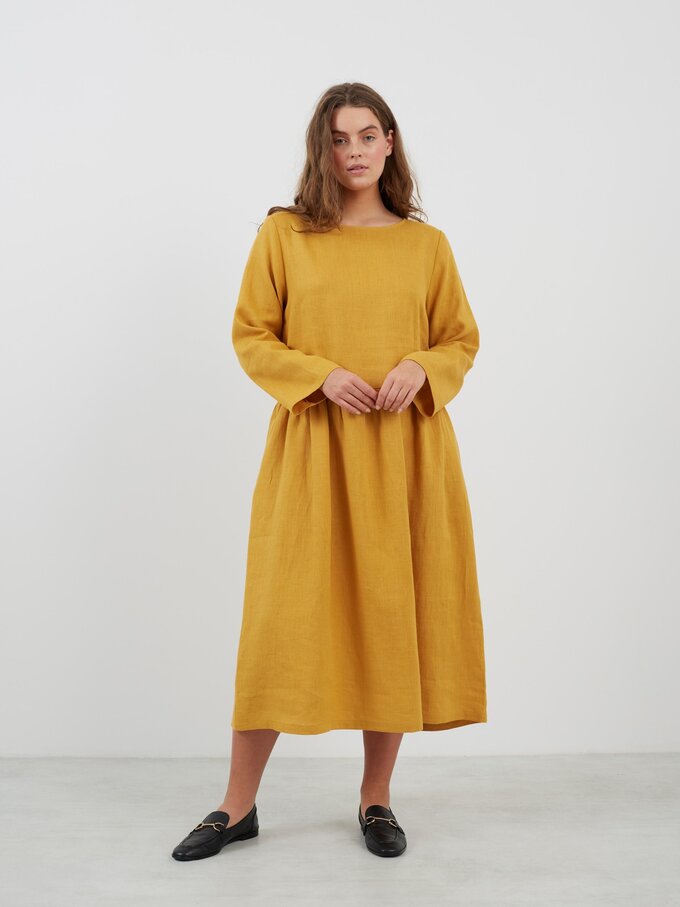 Bild 2 von GEMMA Langarm Leinenkleid in Senf von ALBERALKIRK