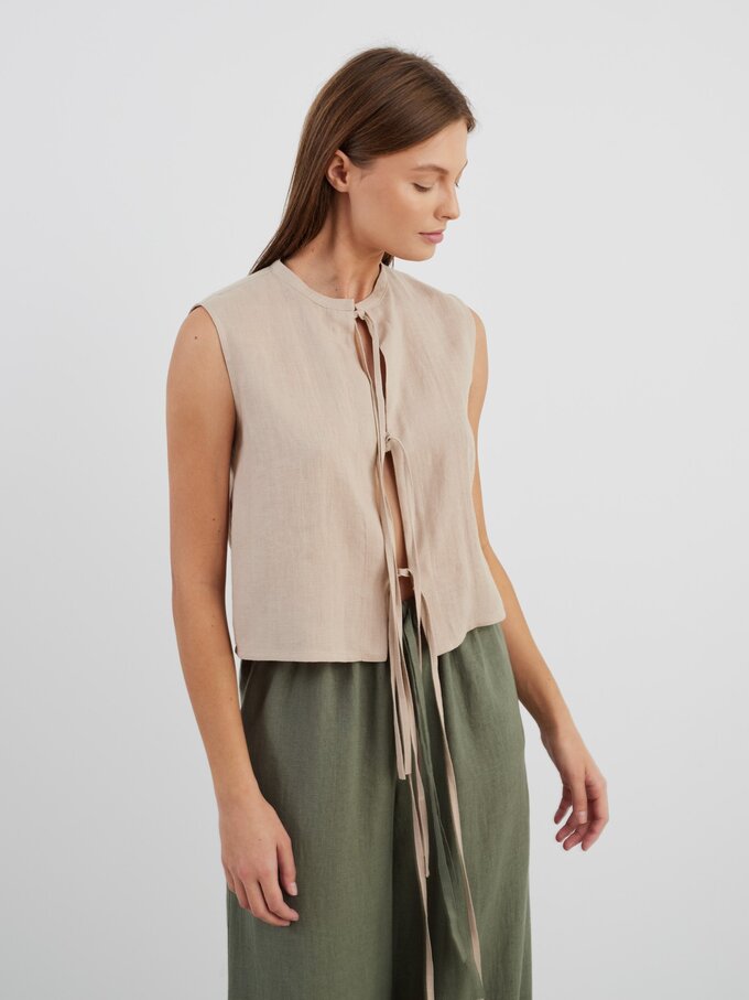 Bild 5 von HEIDI Leinentop mit Bindeverschluss in Beige von ALBERALKIRK