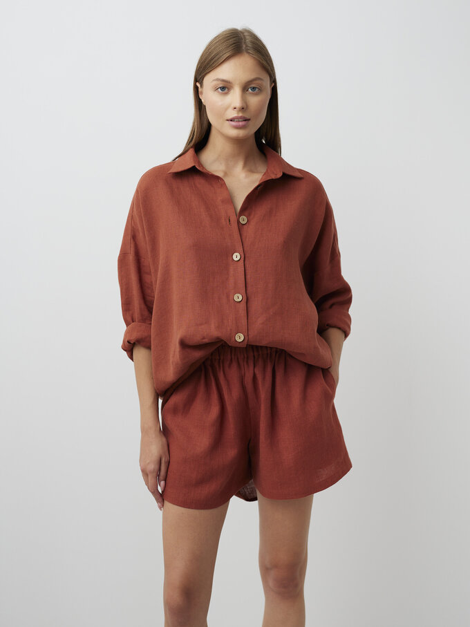 Bild 4 von ISLA - Hochgeschnittene Leinen Shorts in Rust, you can also choose other colors above von ALBERALKIRK