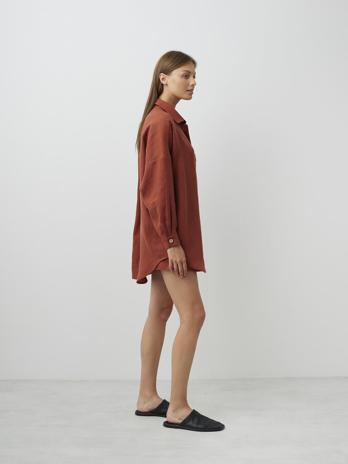Bild 5 von ISLA - Hochgeschnittene Leinen Shorts in Rust, you can also choose other colors above von ALBERALKIRK