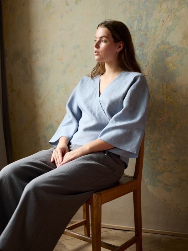 Image 1 of RILEY cropped wide-leg linen pants in Light Grey, featuring an elastic waistband, from ALBERALKIRK.