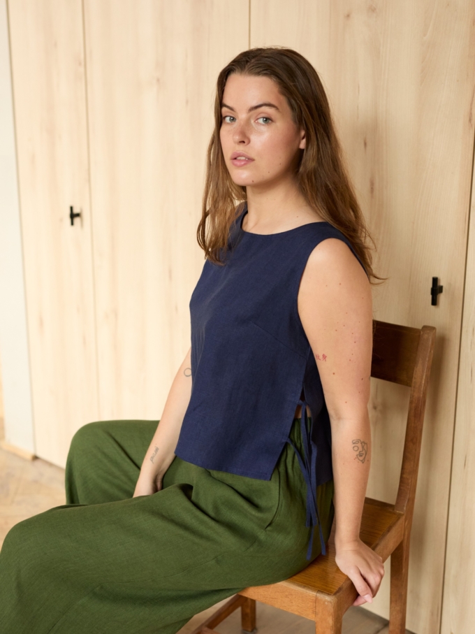 Image 1 of PEARL high-waisted wide-leg linen pants in Navy Blue, featuring an elastic waistband, from ALBERALKIRK.