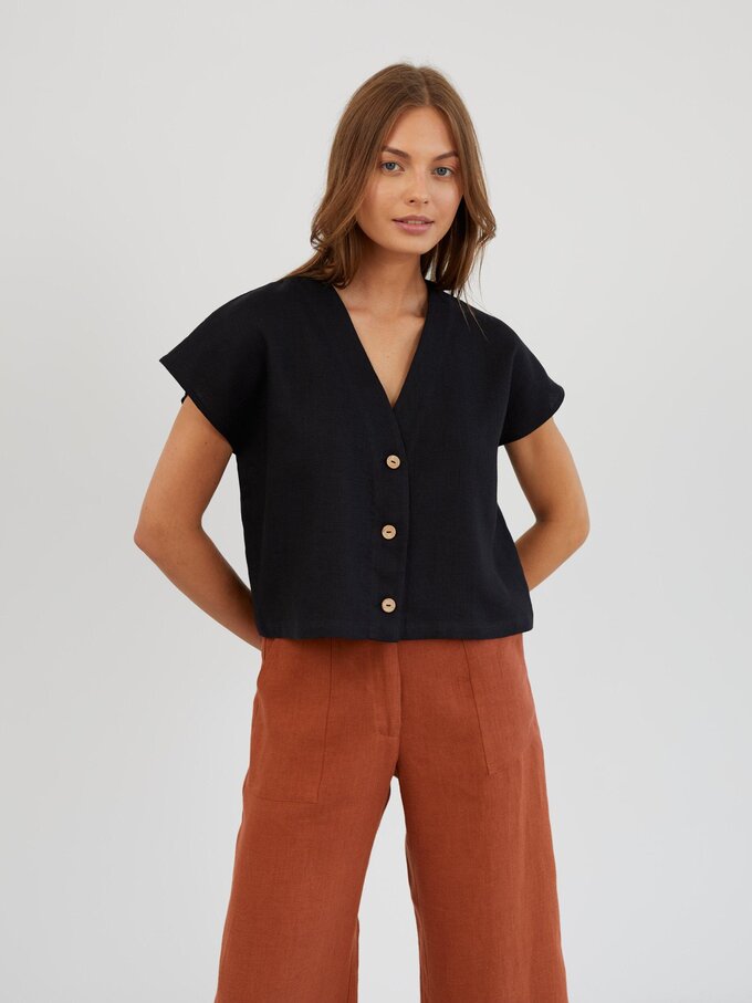 Image 4 of Cropped Linen Button Down Shirt in Black LYLA from ALBERALKIRK | Handmade Linen Clothing for Women