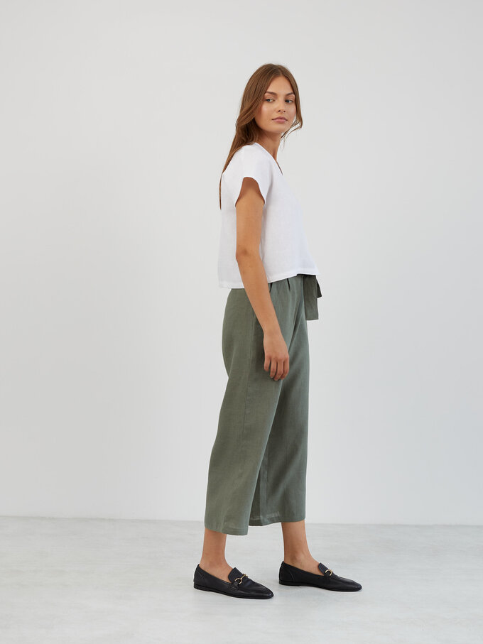 Image 3 of Cropped Linen Button-Down Shirt in White LYLA from ALBERALKIRK | Handmade Linen Clothing for Women