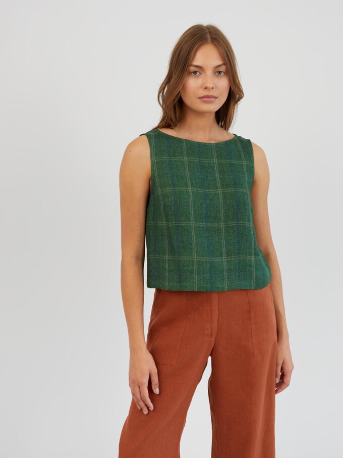 Image 5 of Cropped Linen Tank Top in Green Plaid SONATE from ALBERALKIRK | Handmade Linen Clothing for Women