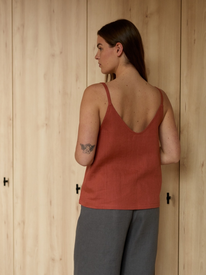 Image 3 of MILLIE linen tank top in Burnt Orange, featuring a V-neck and thin straps, from ALBERALKIRK.