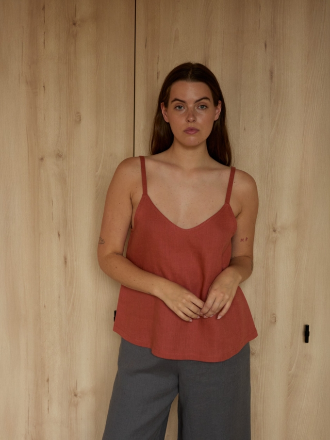 Image 4 of MILLIE linen tank top in Burnt Orange, featuring a V-neck and thin straps, from ALBERALKIRK.