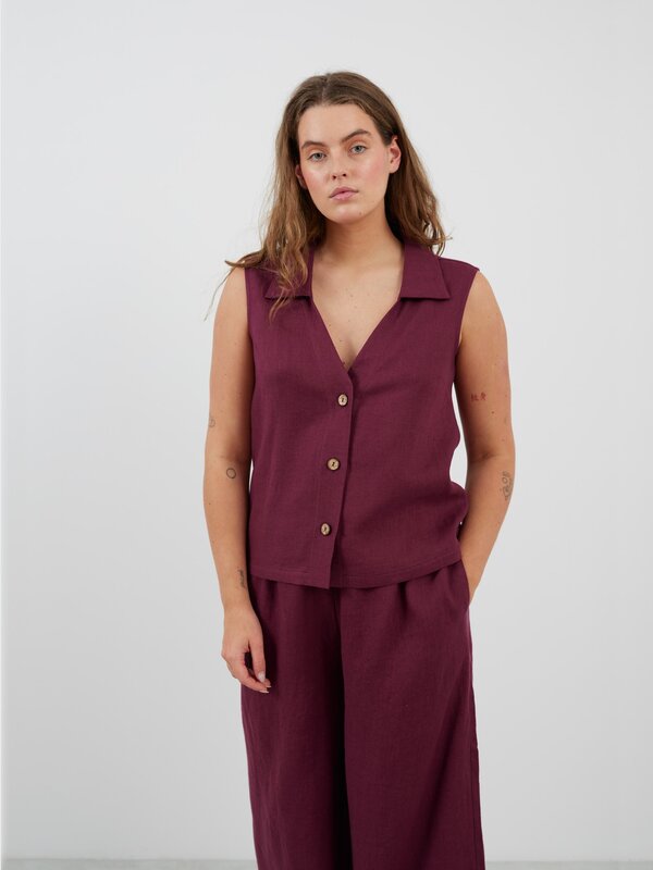 Bild 1 von LUCY Leinenweste mit Kragen in Aubergine von ALBERALKIRK